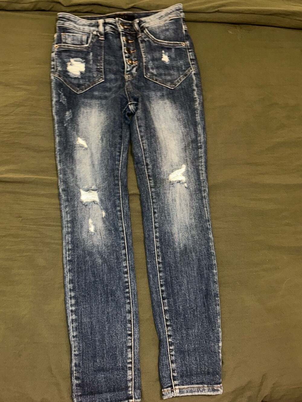 Risen High Waist Distressed Skinny Jeans